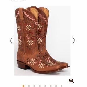 Women’s Shyanne Studded Snip Toe Western Boots